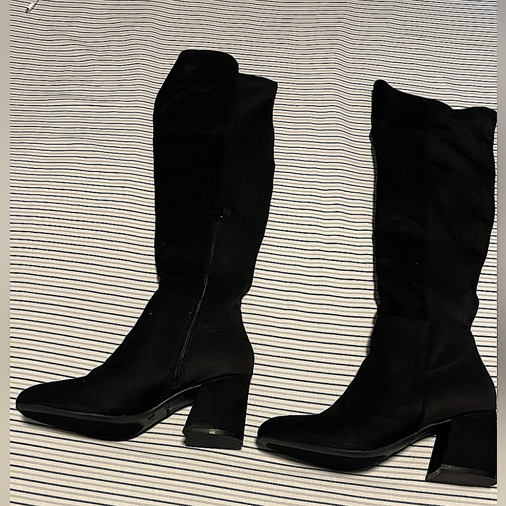 Over the knee block heel. Size 8.5. Black